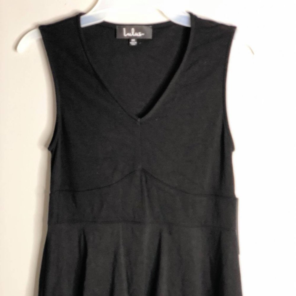 Black‎ Sleeveless flare top
